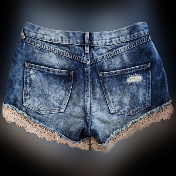 NWOT Free People Denim Shorts - Picture 4 of 4